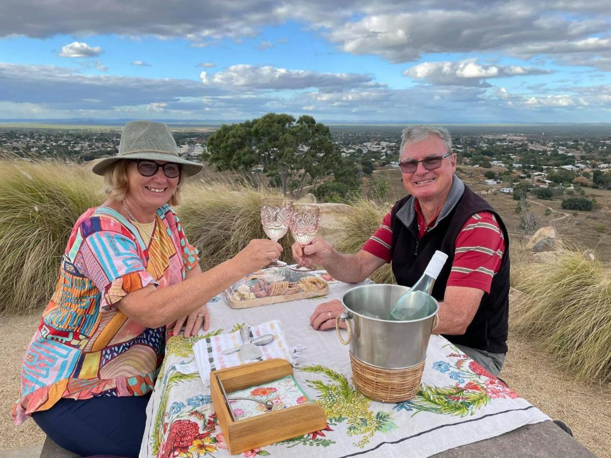 Charters Towers Tourist Park Hotell Exteriör bild